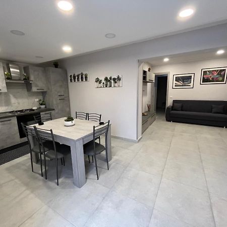 Apartamento Baciati Dal Sole Catania Exterior foto